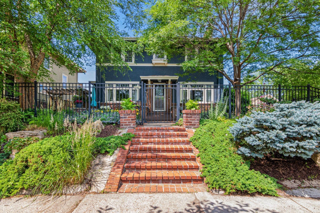 Photo of 3500 Park Avenue, Minneapolis, MN 55407 (MLS # 7104074)
