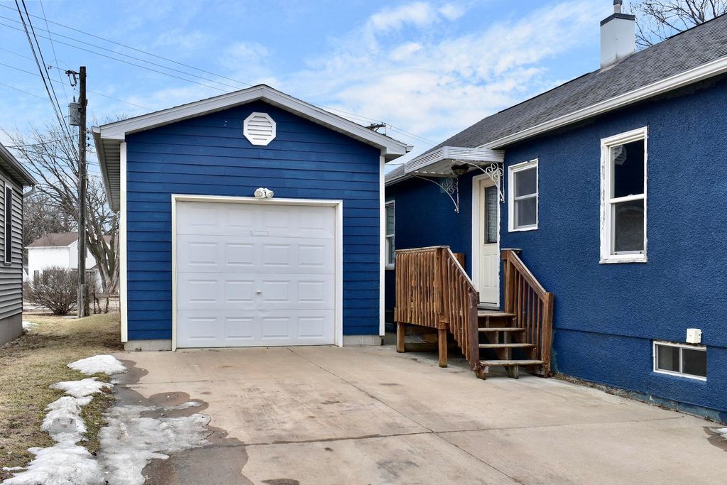 Photo of 1082 Gale Street, Winona, MN 55987 (MLS # 7019925)