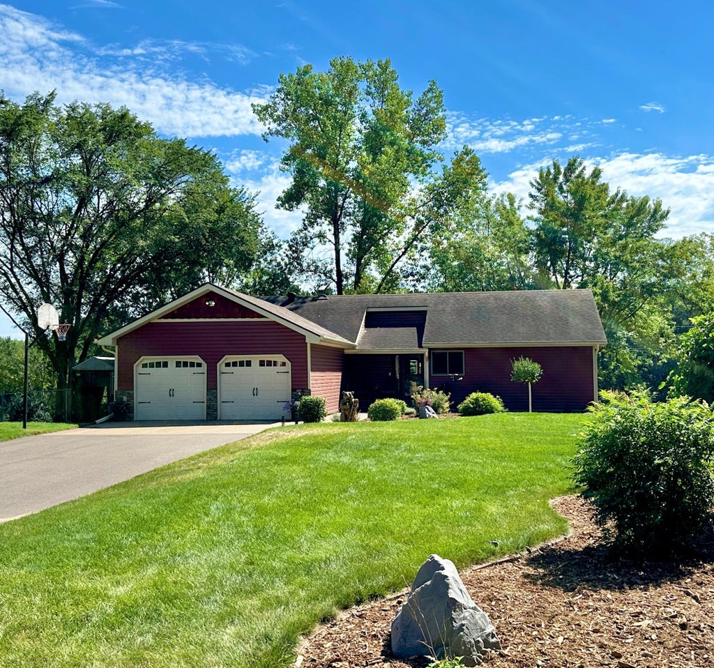 Photo of 1209 52nd Street, Hudson, WI 54016 (MLS # 7138088)