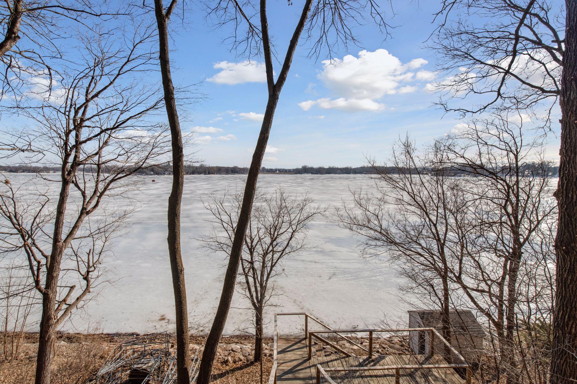 4877 Island View Drive