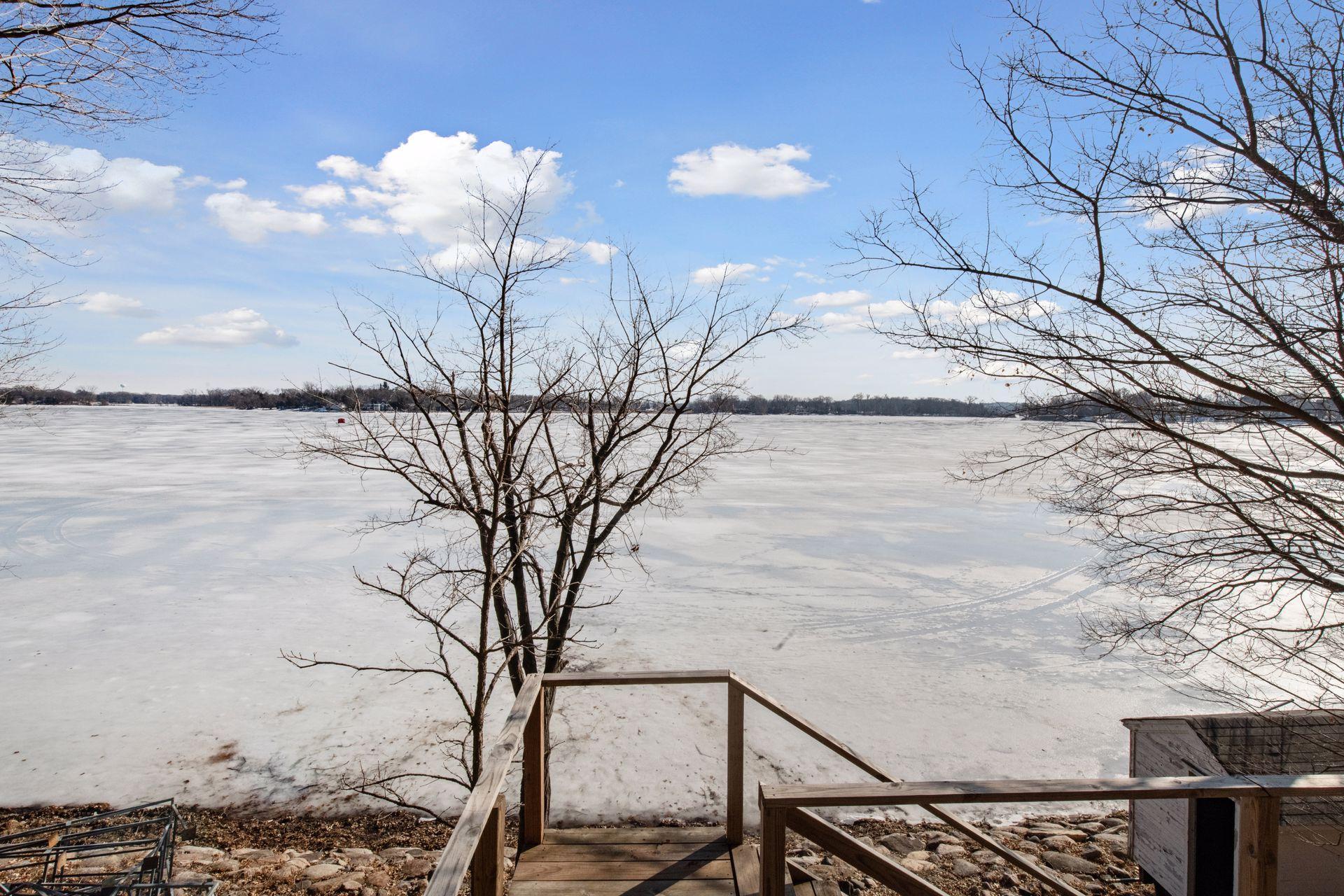 4877 Island View Drive