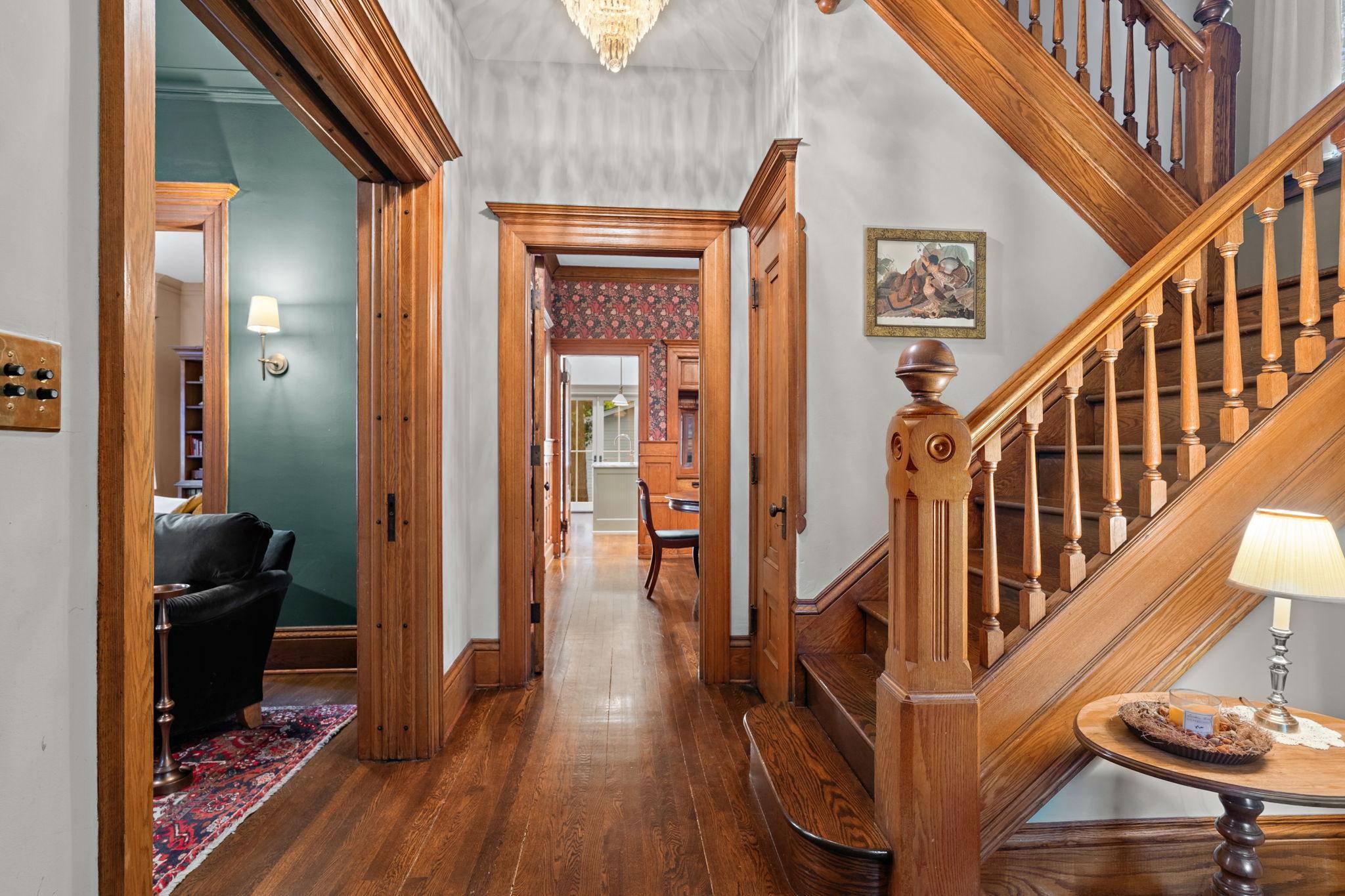 212 Cedar Lake Road S