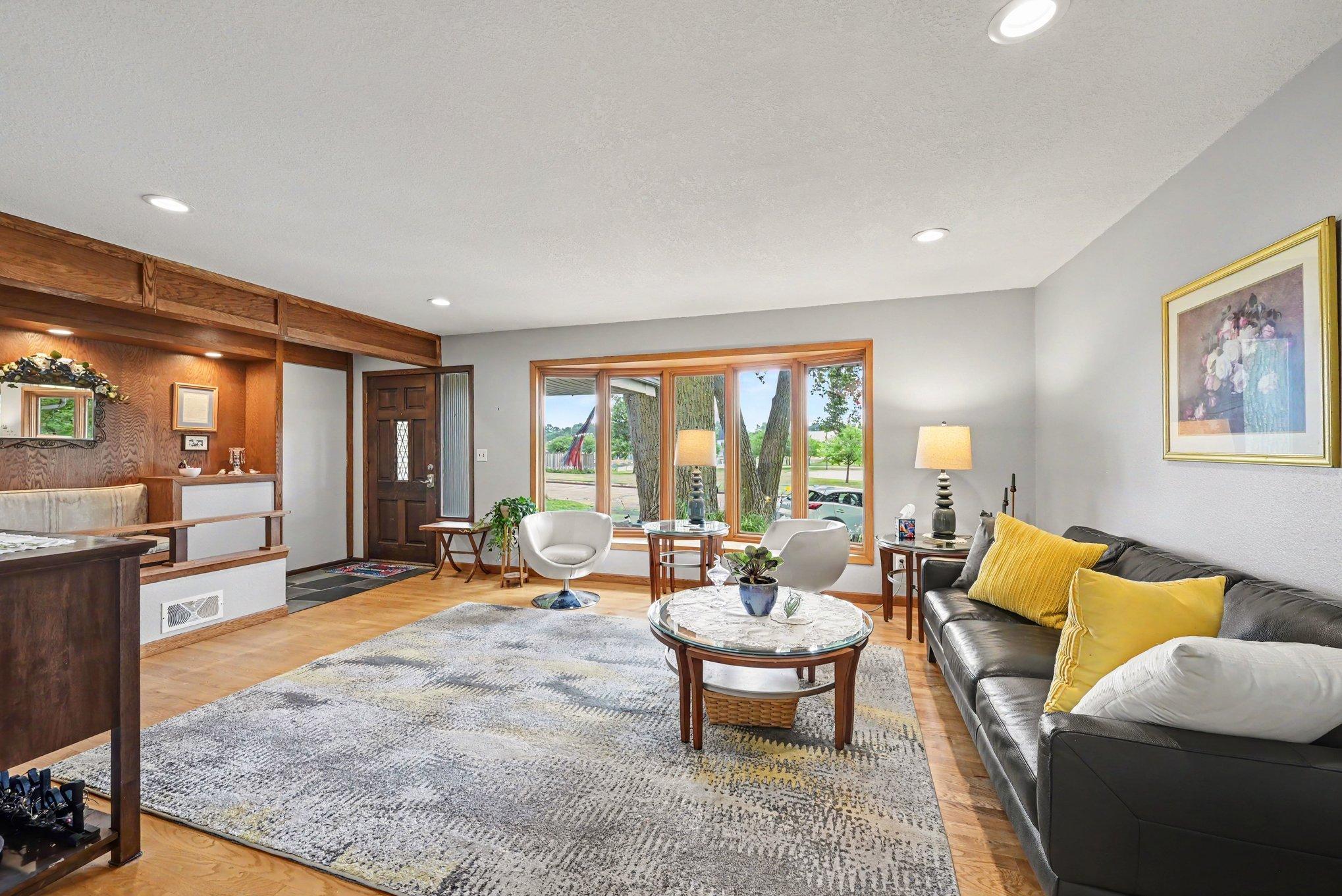 1201 County Road B2 W