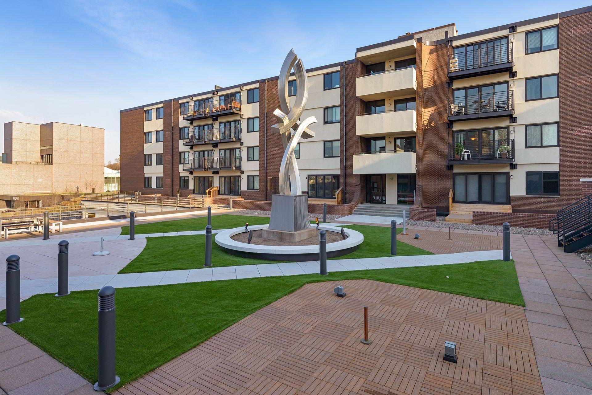 48 Groveland Terrace B101