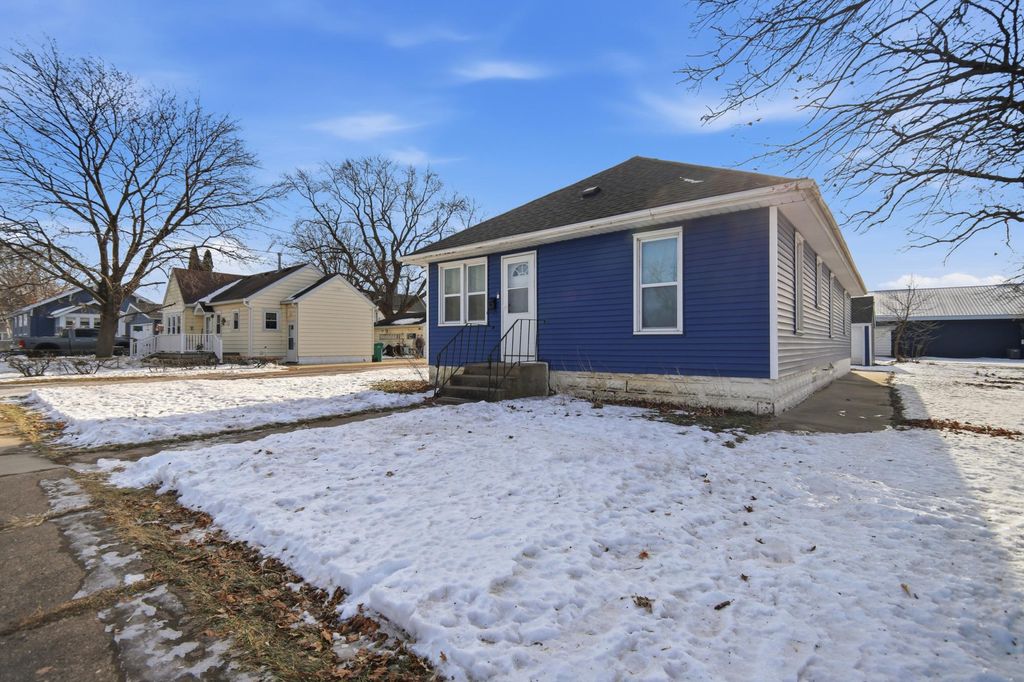 Photo of 1204 1st Avenue NE, Austin, MN 55912 (MLS # 7002212)
