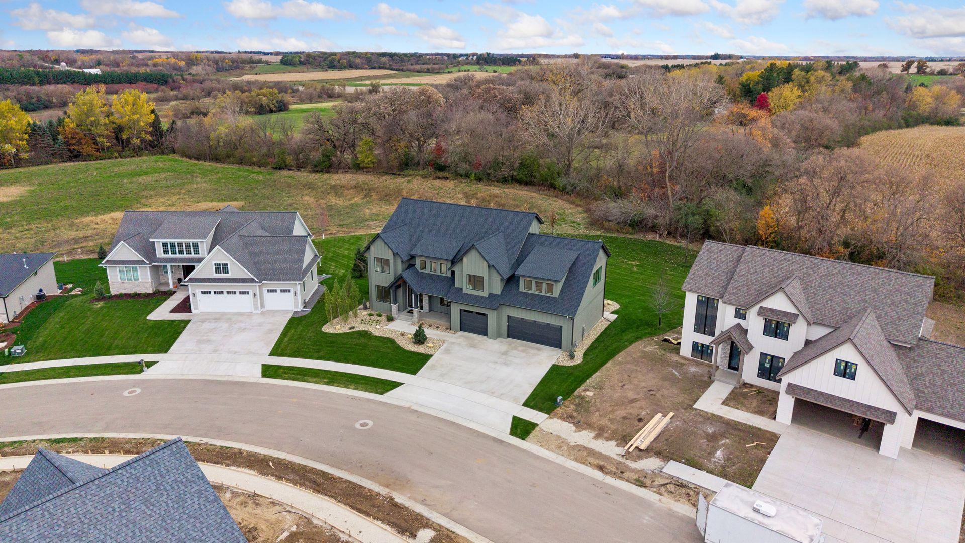 2909 Bentley Drive SW