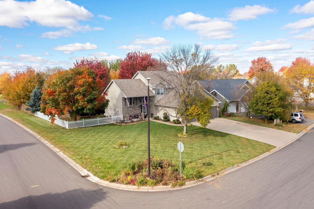 Photo of 9801 Northwood Avenue N, Brooklyn Park, MN 55443 (MLS # 6809167)