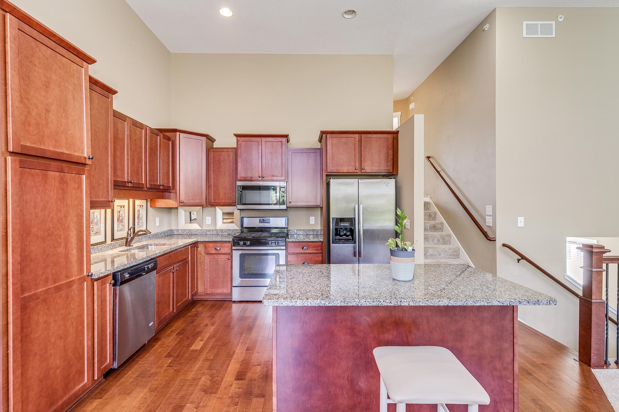 2576 Waterfall Way NW