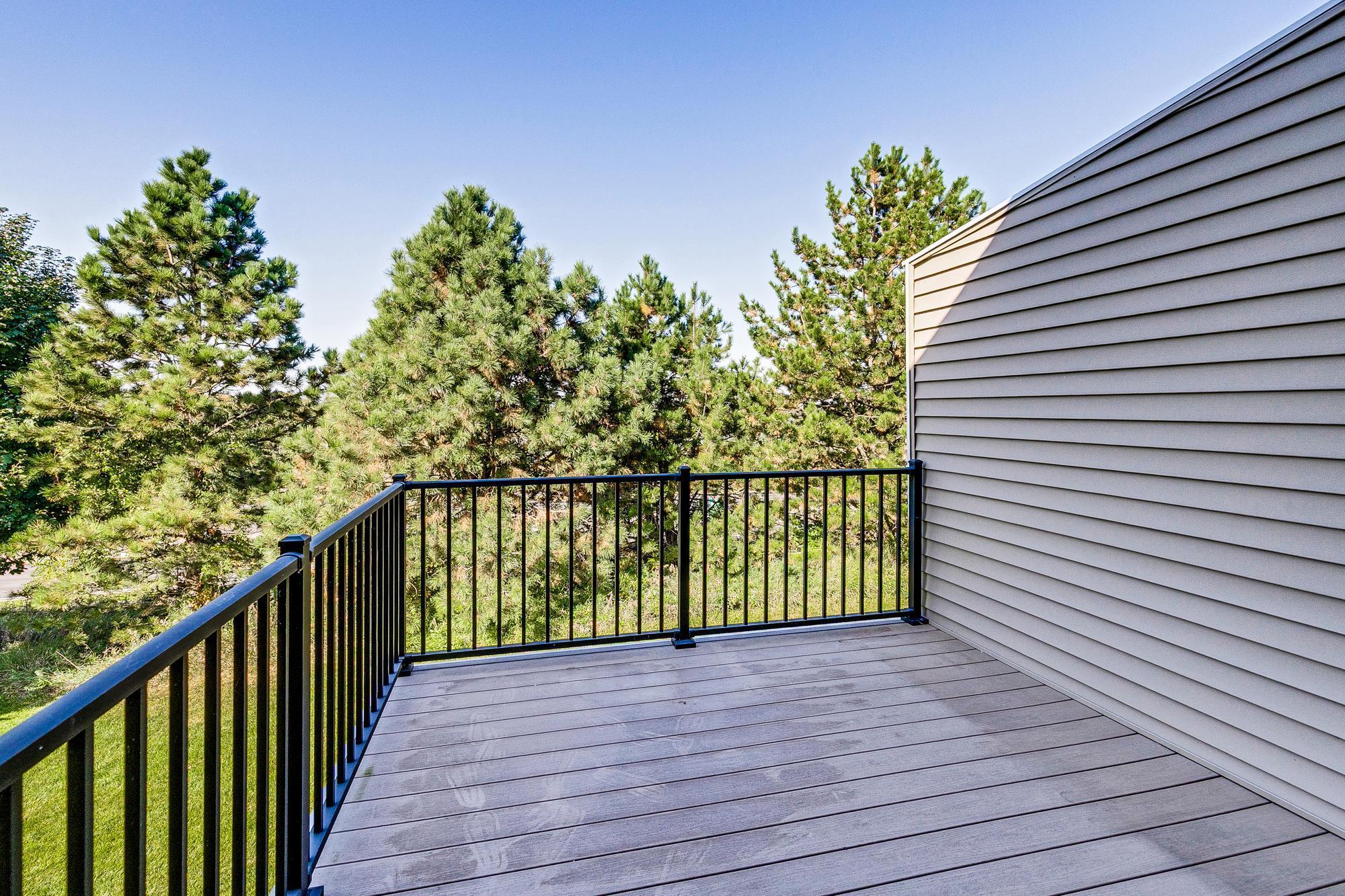 2576 Waterfall Way NW