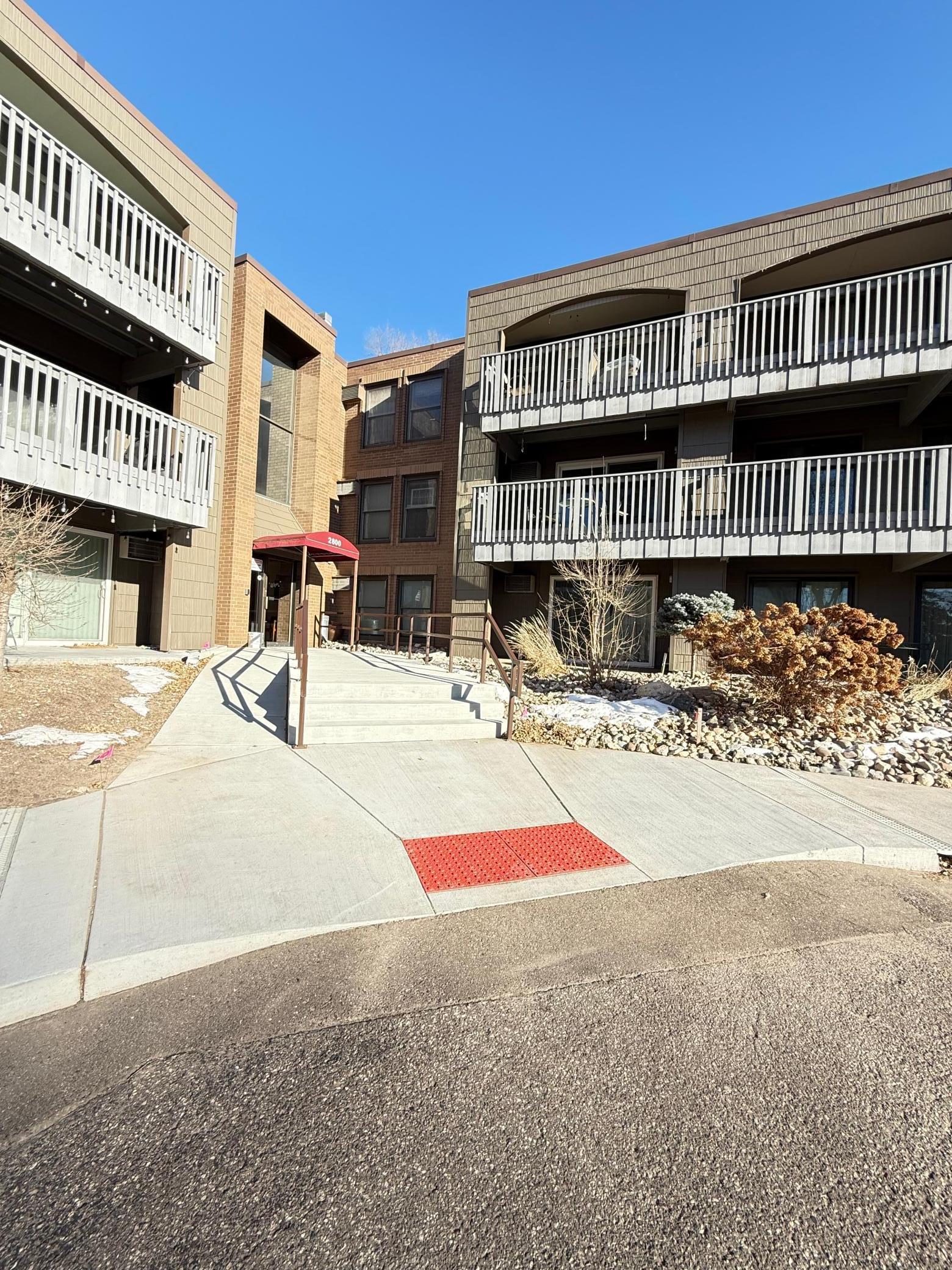 2800 Hamline Avenue N 112