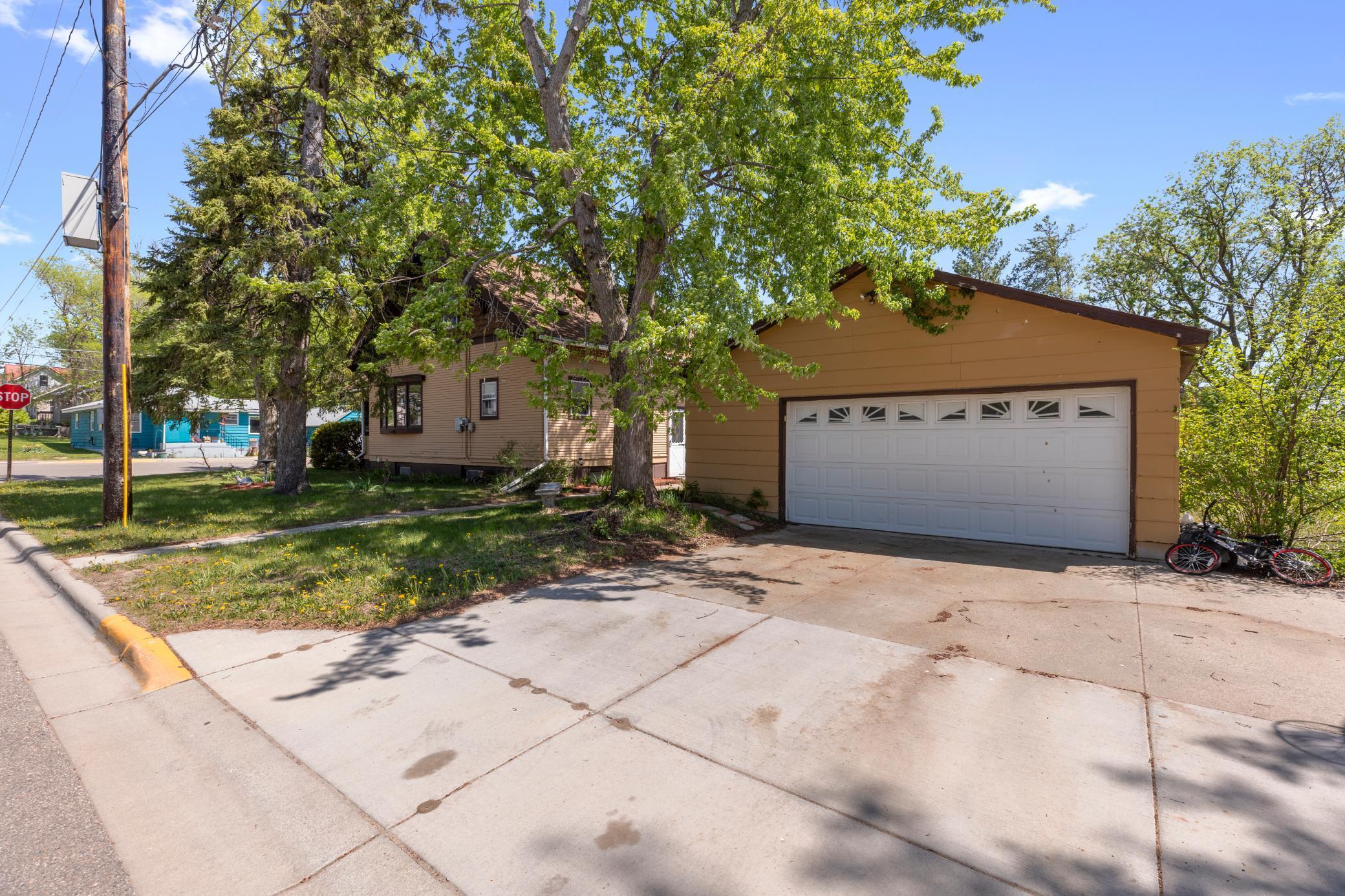 131 6th Street W