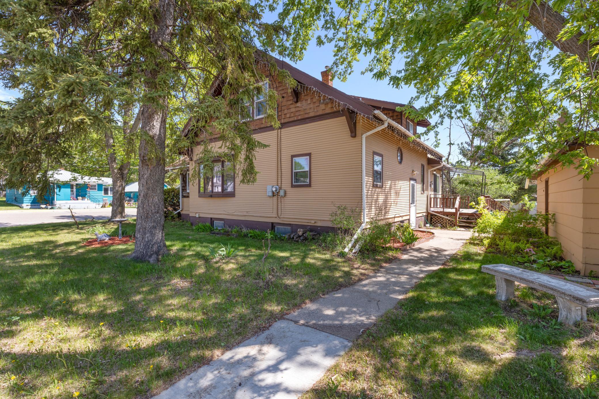 131 6th Street W