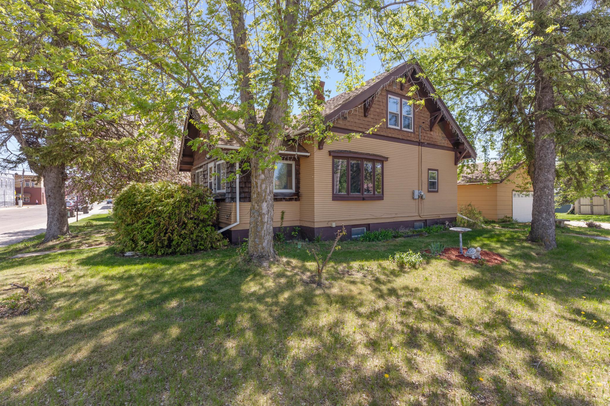 131 6th Street W