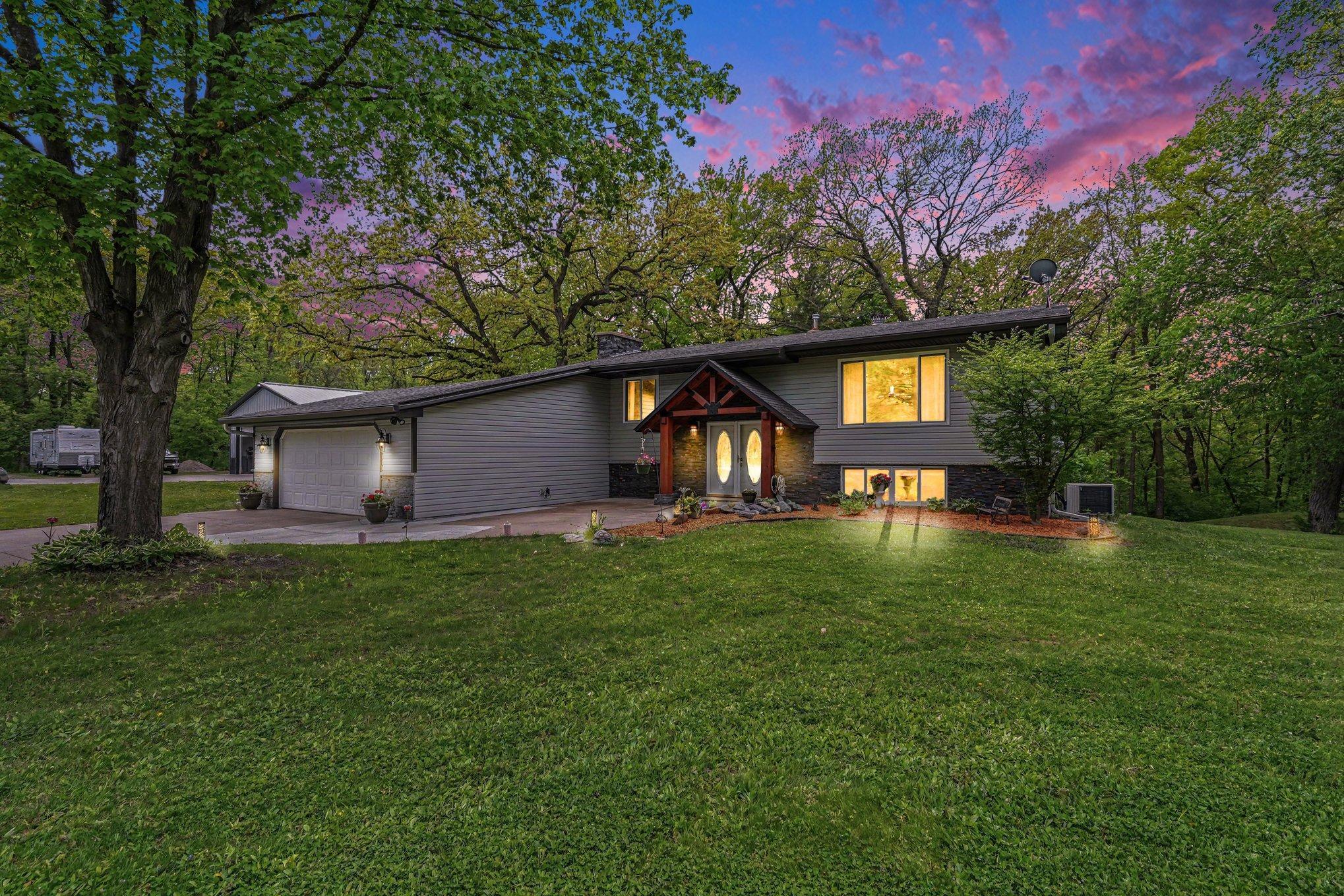 Photo 1 of 33 — 28264 Olinda Trail, Lindstrom, MN 55045