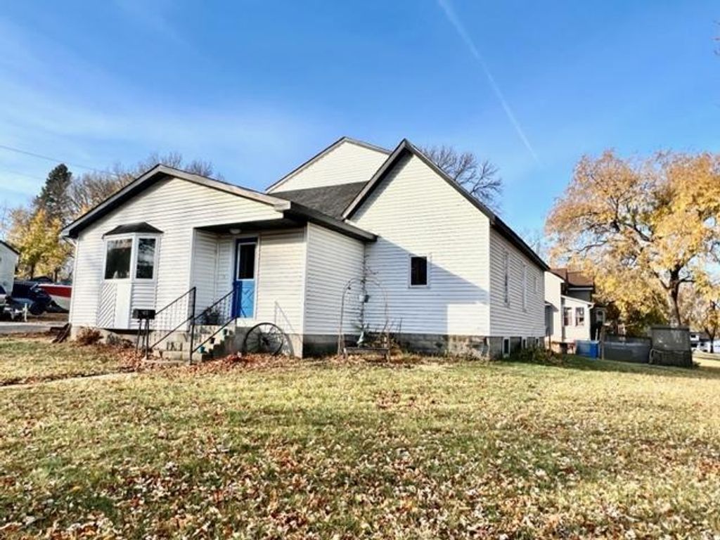 Photo of 704 S Minnesota Street, Redwood Falls, MN 56283 (MLS # 6808421)