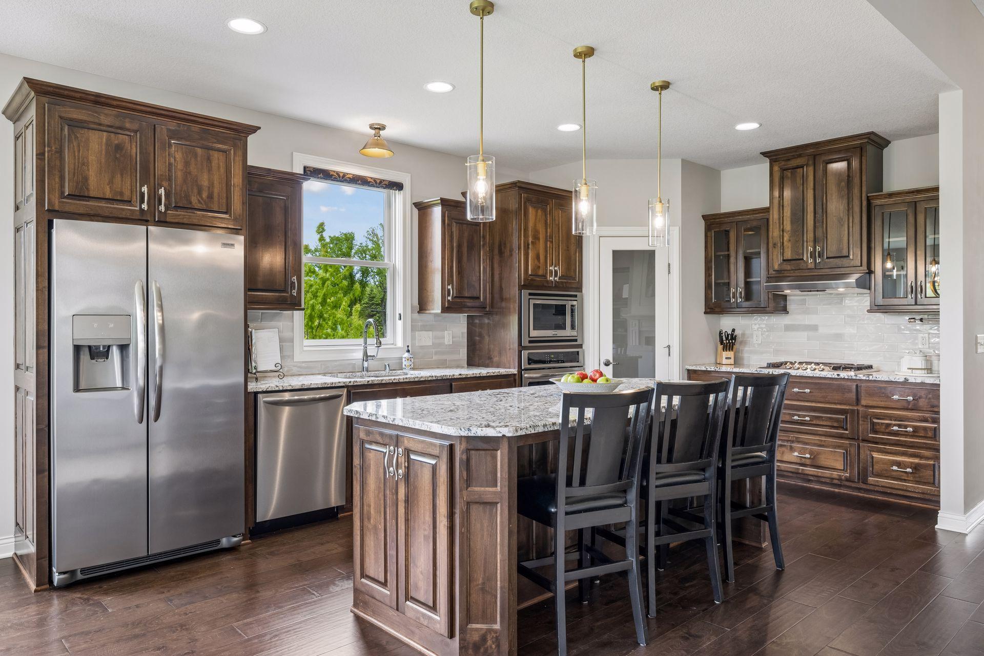1984 Annika Drive N