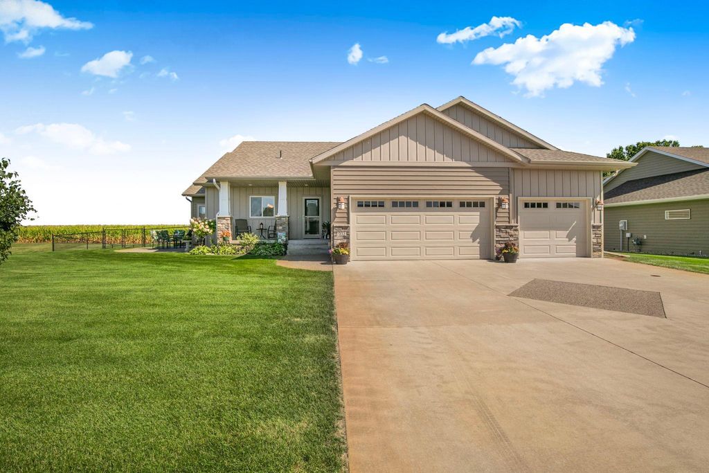 Photo of 932 Waters Edge Circle, Avon, MN 56310 (MLS # 7074825)