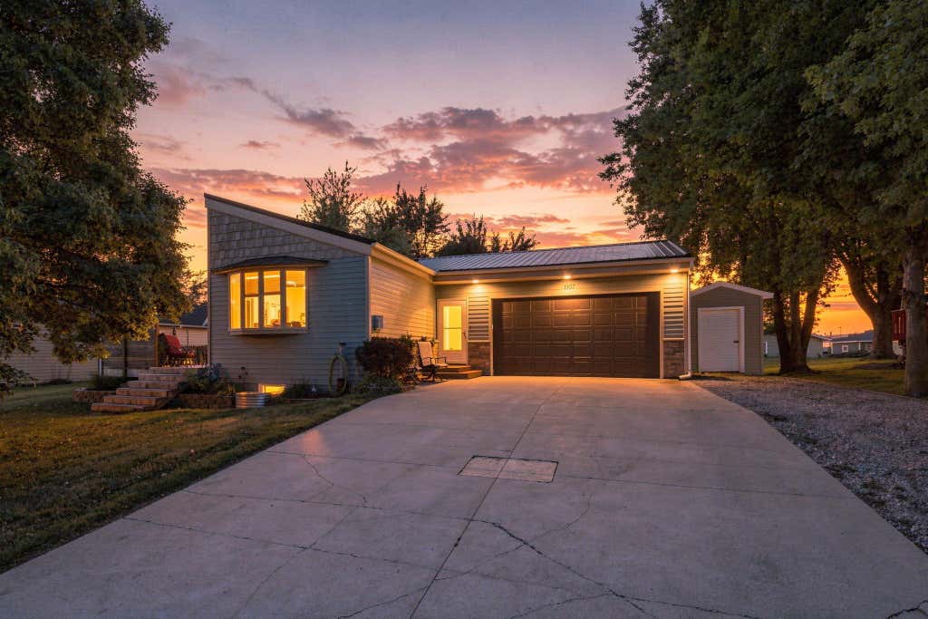 Photo of 1107 Abbott Avenue N, Glencoe, MN 55336 (MLS # 7128156)