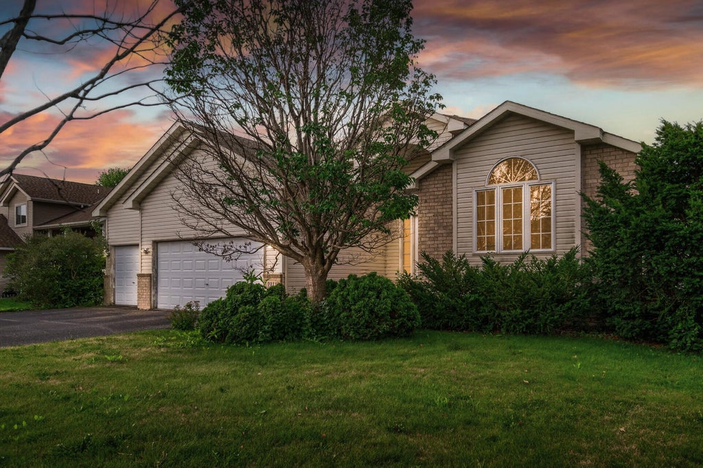 Photo of 3311 Bluebell Avenue N, Brooklyn Park, MN 55443 (MLS # 7124922)