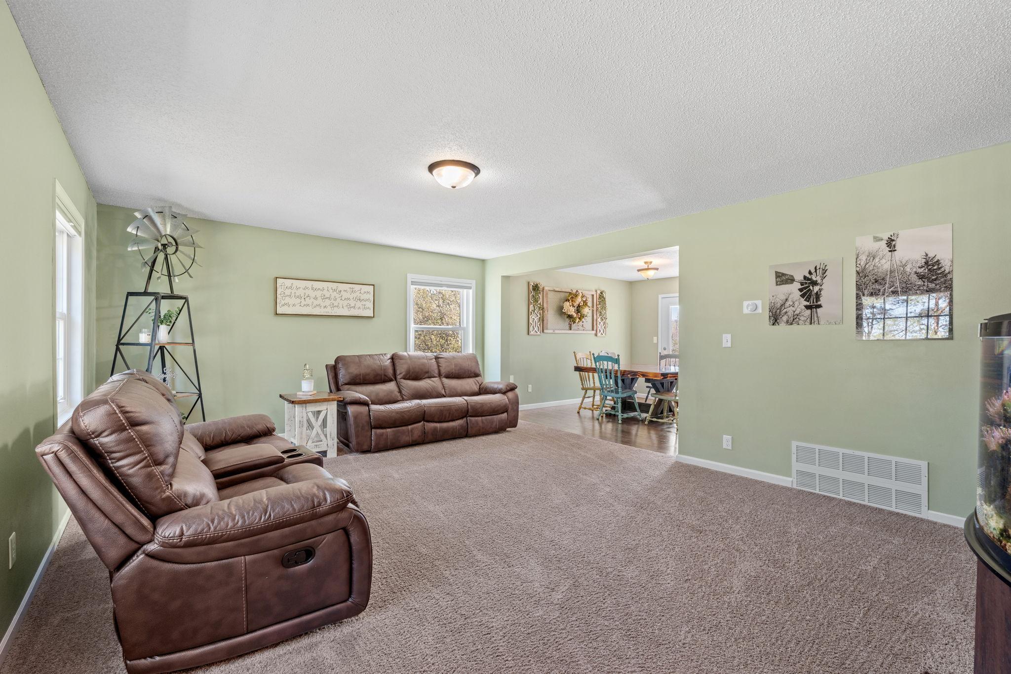 9270 261st Avenue NW