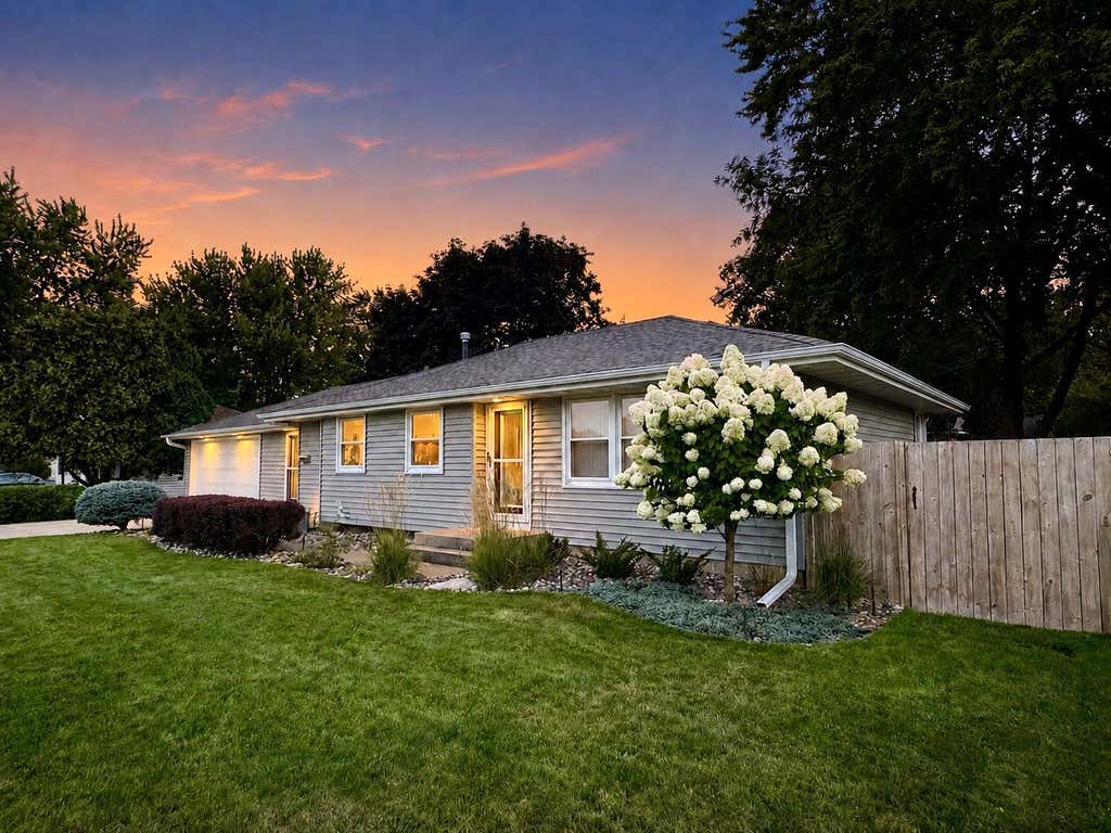 Photo of 10118 Park Avenue S, Bloomington, MN 55420 (MLS # 7130855)