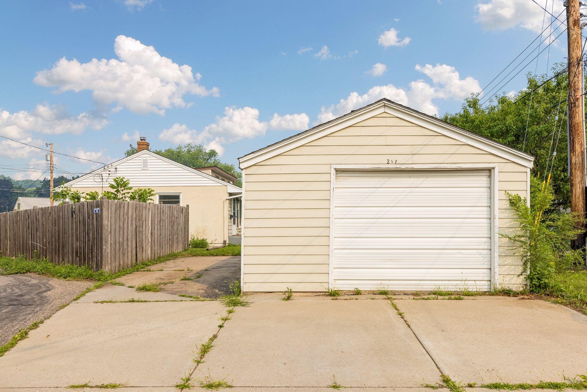 247 Point Douglas Road N
