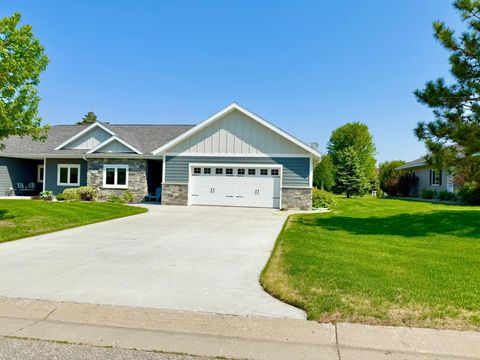 910 Lake Forest Circle Detroit Lakes MN 56501