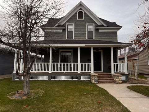 712 Burke Avenue Harvey ND 58341