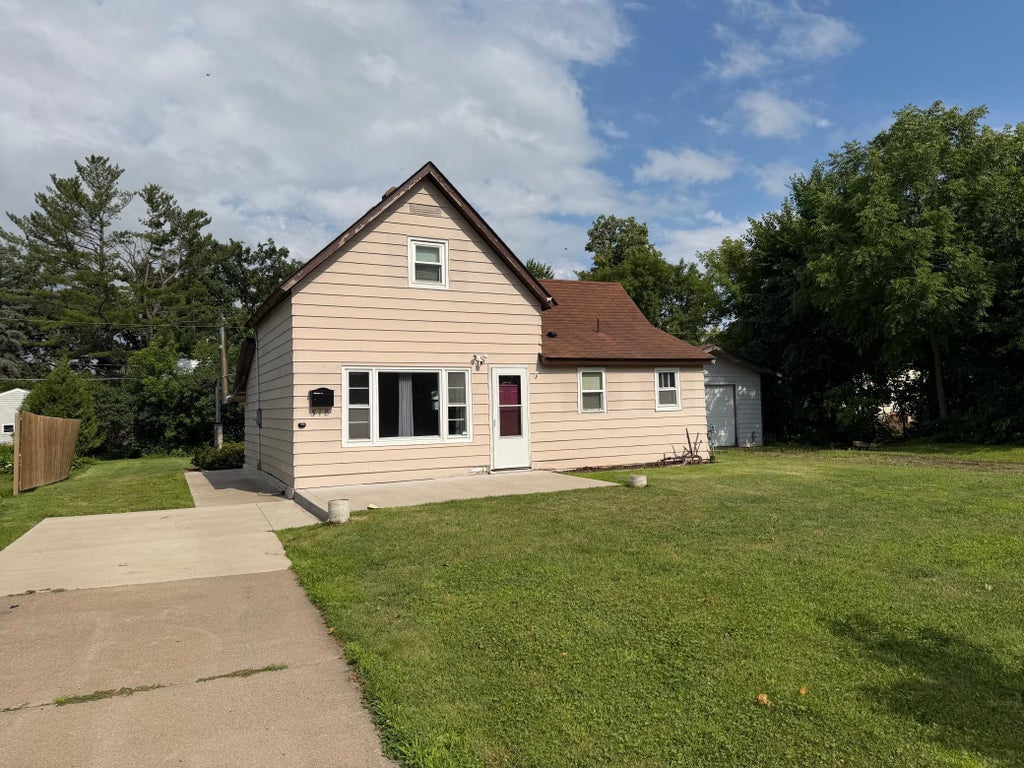 Photo of 318 Grove Street N, Mora, MN 55051 (MLS # 7106056)