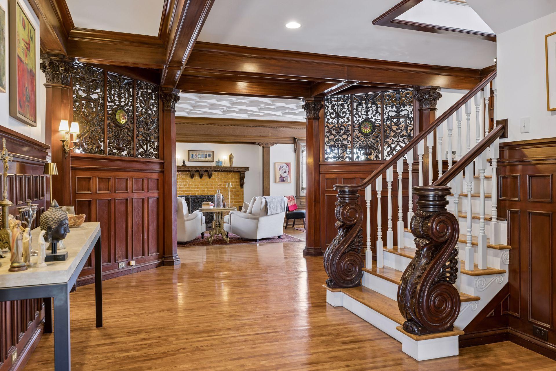 1807 Dupont Avenue S