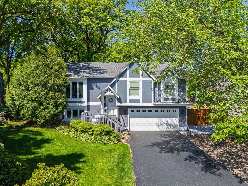 Photo of 2840 Mayflower Avenue, Minnetonka, MN 55305 (MLS # 7102250)