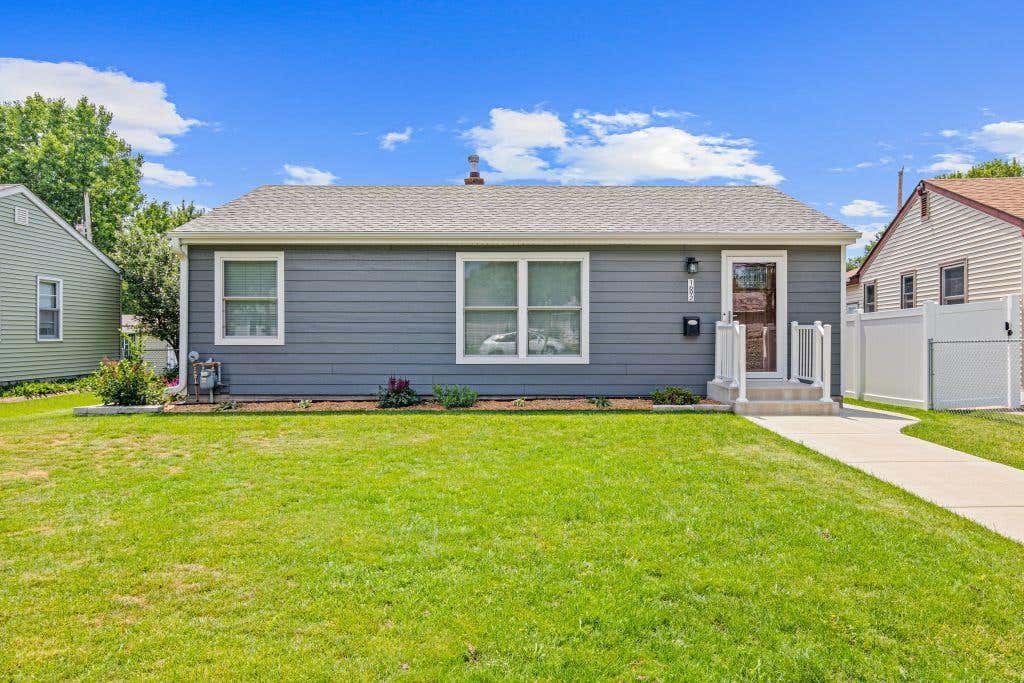 Photo of 1692 Iowa Avenue E, Saint Paul, MN 55106 (MLS # 7103286)