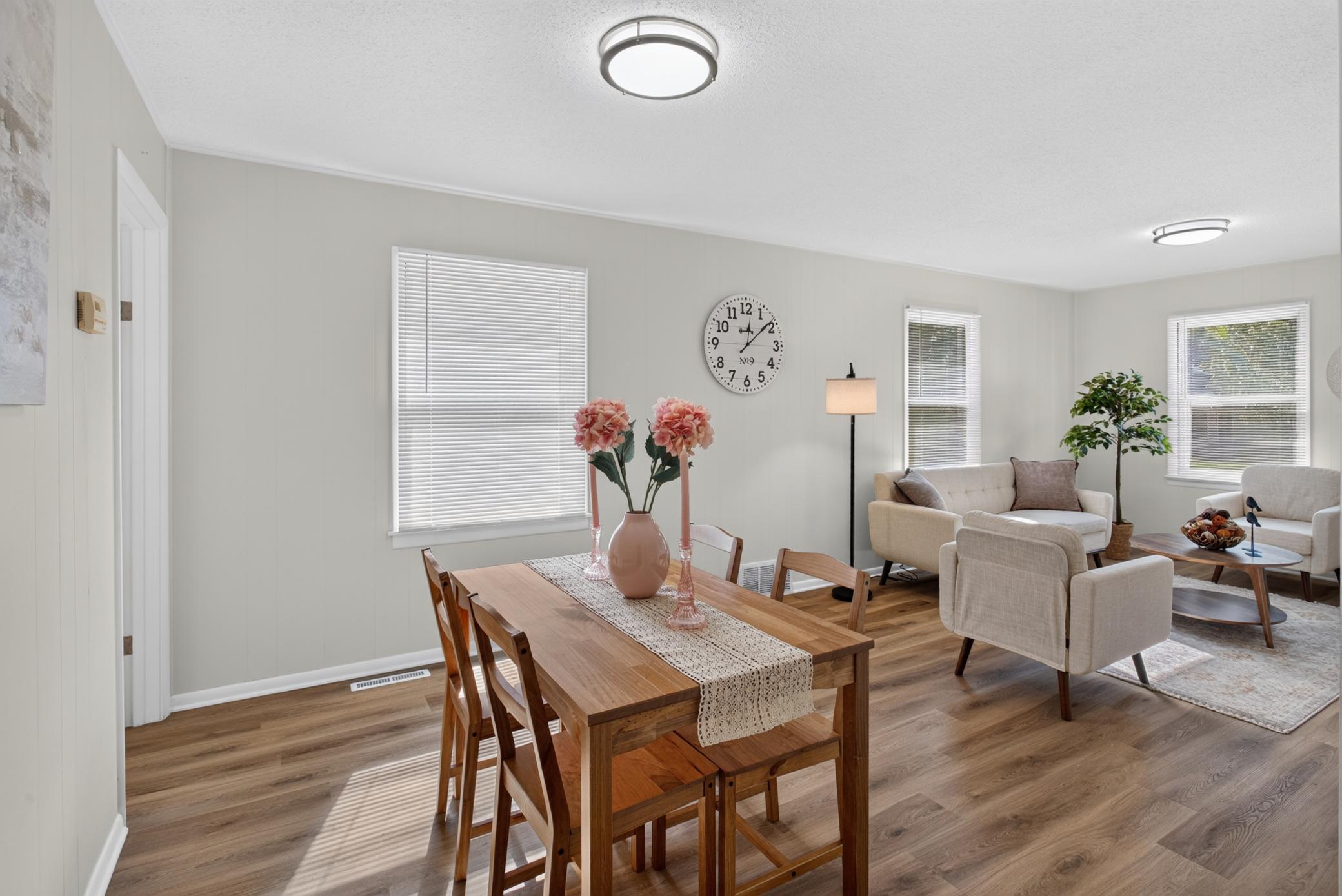 4445 6th Street NE