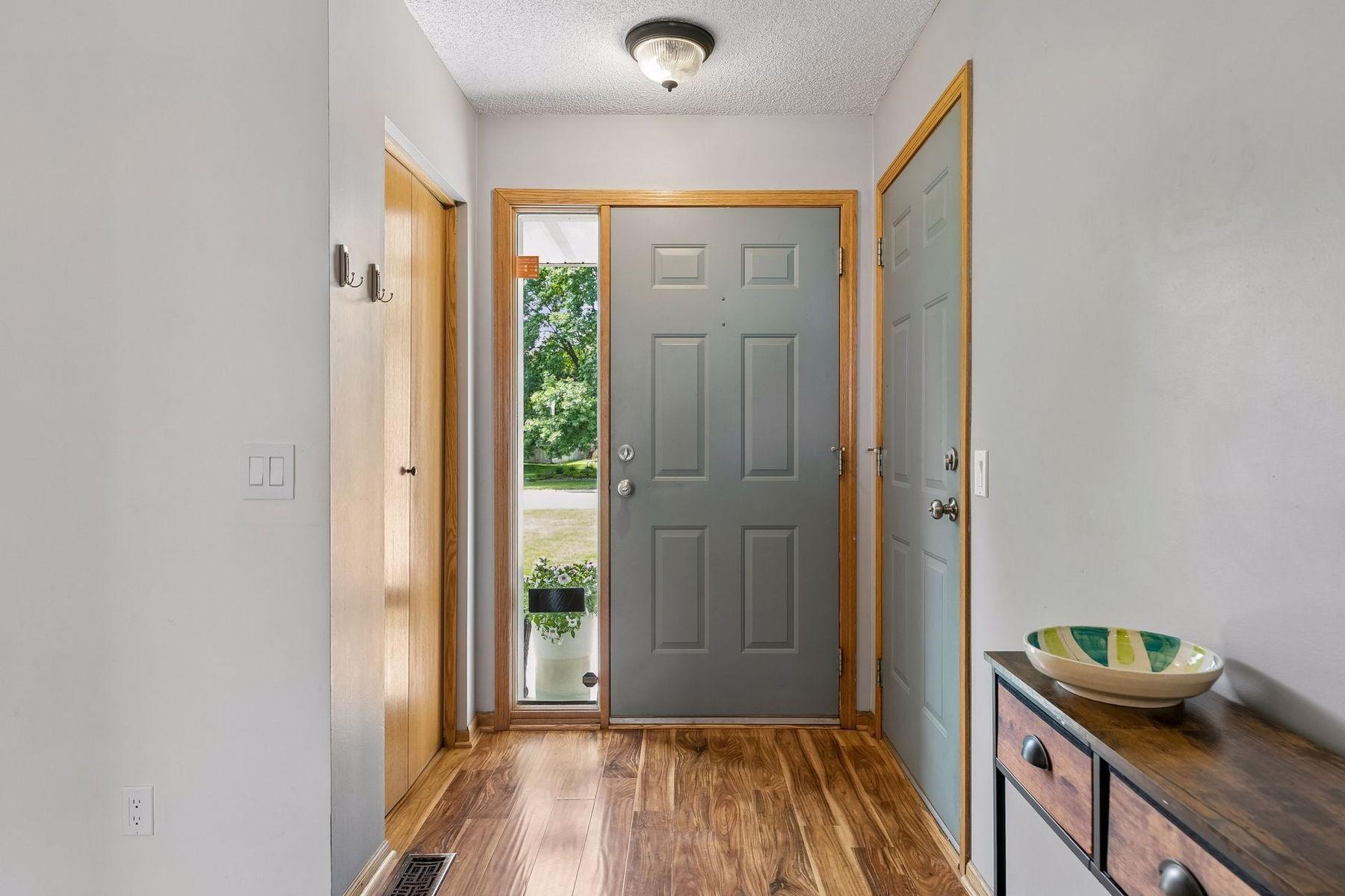 1049 Bonnieview Drive