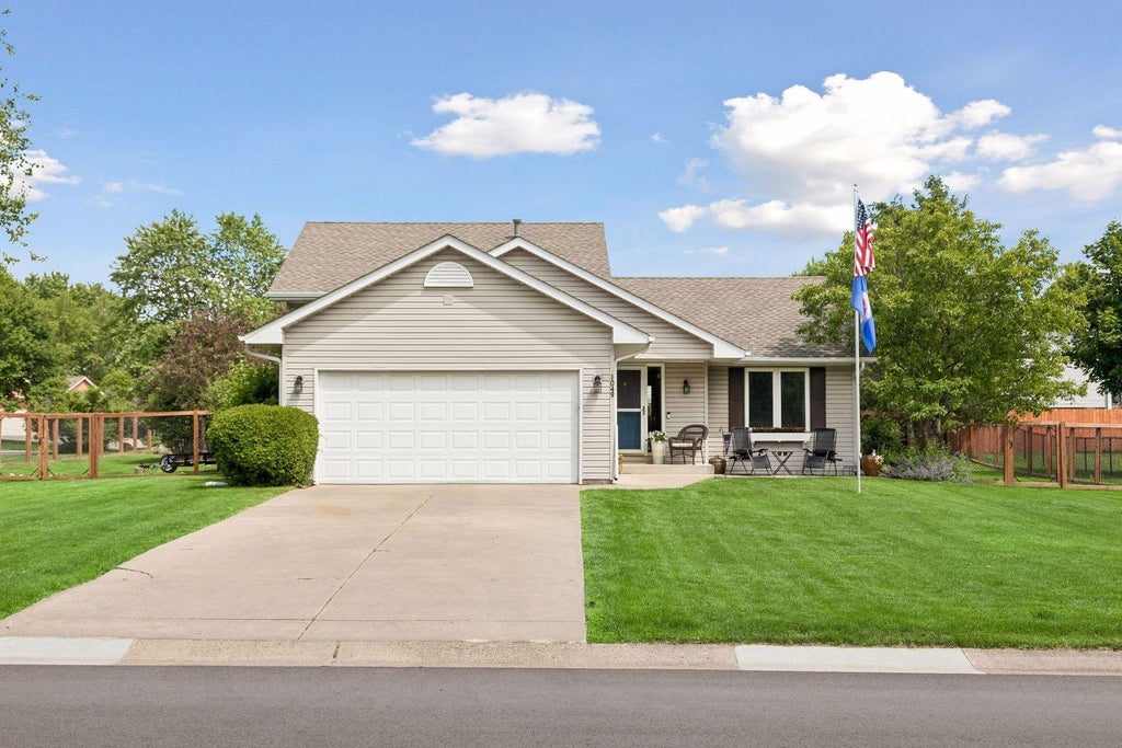 Photo of 1049 Bonnieview Drive, Woodbury, MN 55129 (MLS # 7093018)