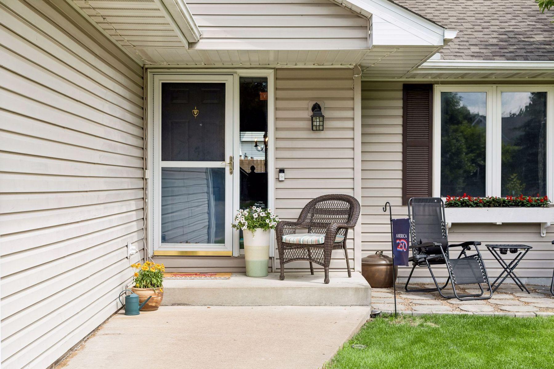1049 Bonnieview Drive