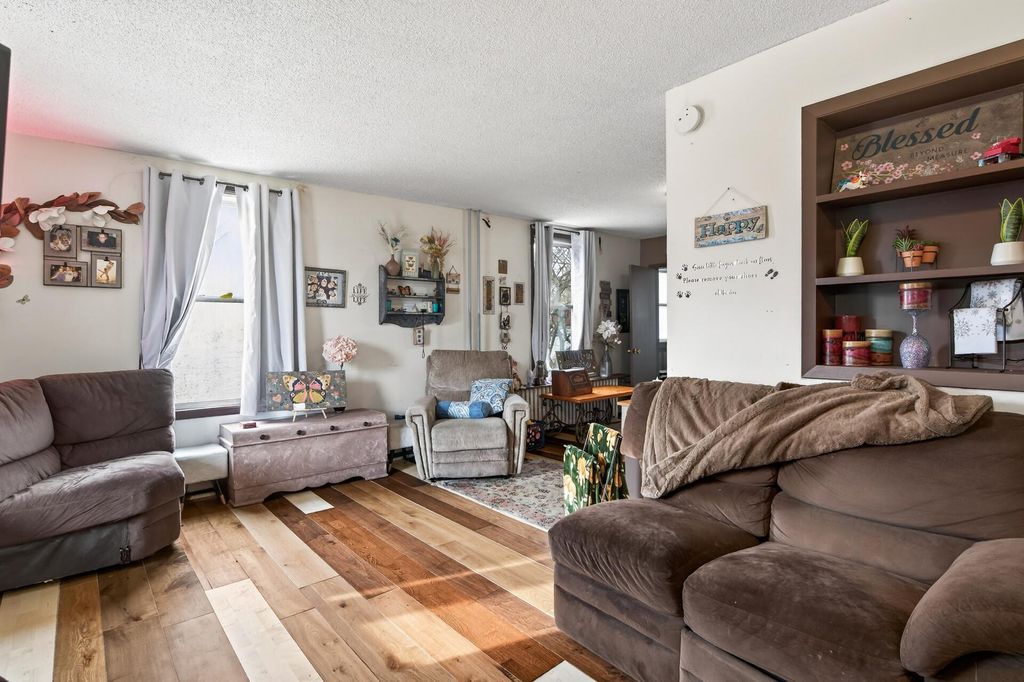 Photo of 591 - 593 Payne Avenue, Saint Paul, MN 55130 (MLS # 7018983)