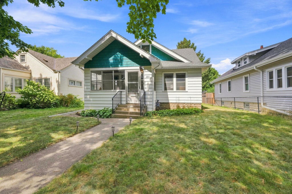 Photo of 1211 Blair Avenue, Saint Paul, MN 55104 (MLS # 7135276)