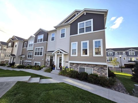 2234 Gateway Curve North Saint Paul MN 55109