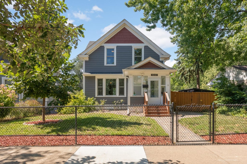 Photo of 1047 27th Avenue SE, Minneapolis, MN 55414 (MLS # 7138554)