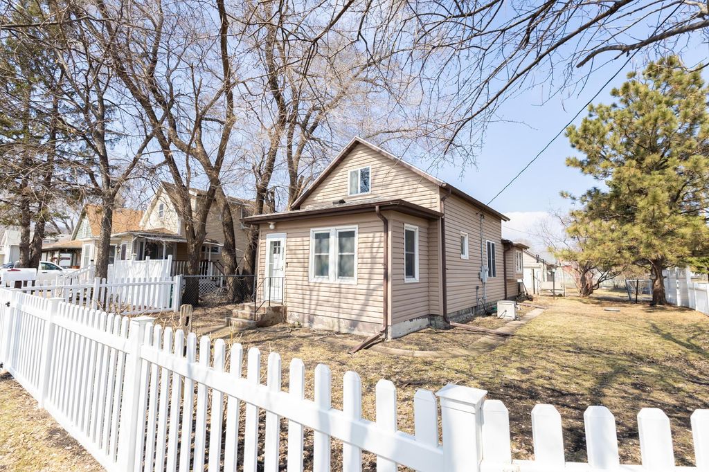 Photo of 1422 2nd Avenue N, Moorhead, MN 56560 (MLS # 7054001)