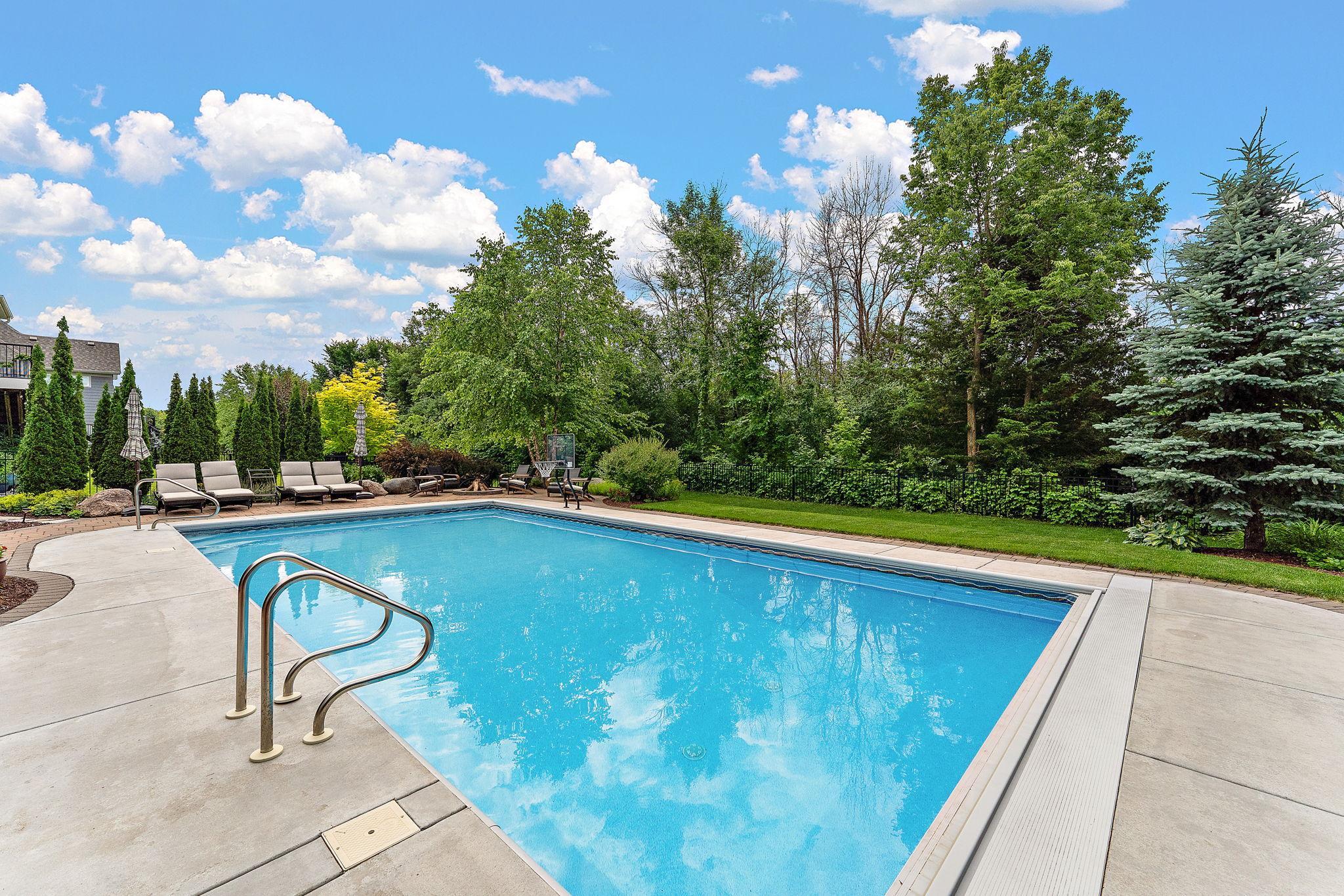 10809 Brookside Trail N