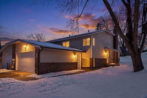 6106 Creek View Trail Minnetonka MN 55345
