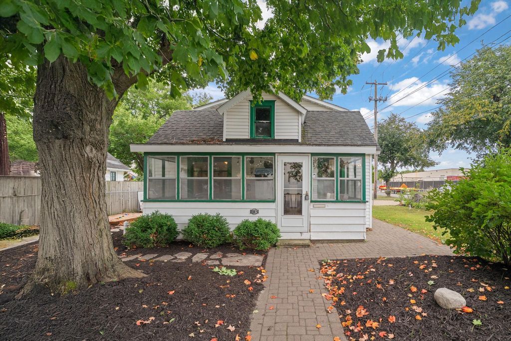 Photo of 1732 Jefferson Street NE, Minneapolis, MN 55413 (MLS # 7012232)