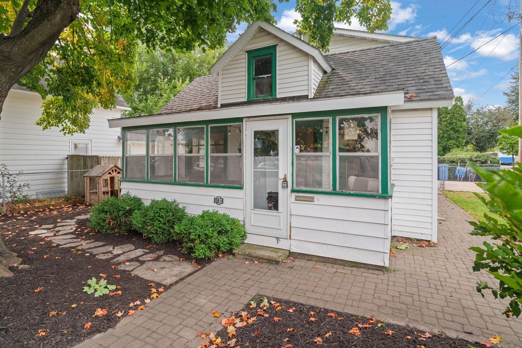 Photo of 1732 Jefferson Street NE, Minneapolis, MN 55413 (MLS # 7012232)