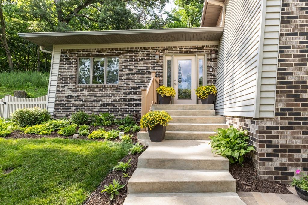 Photo of 6317 Oak Meadow Lane NW, Rochester, MN 55901 (MLS # 7024340)