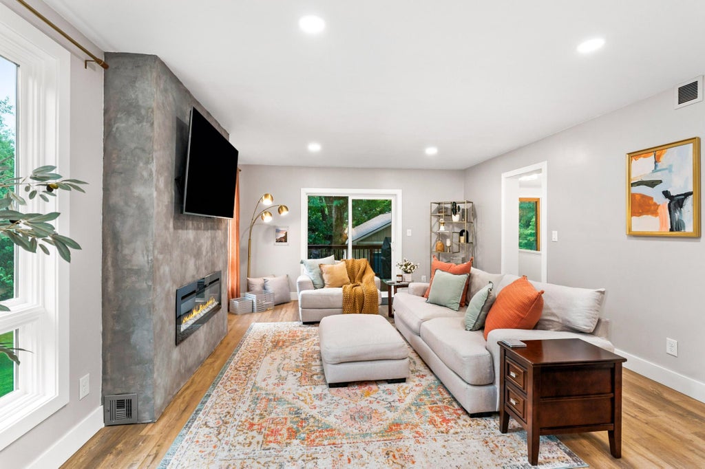 Photo of 326 Bellis Street, Duluth, MN 55803 (MLS # 7140769)