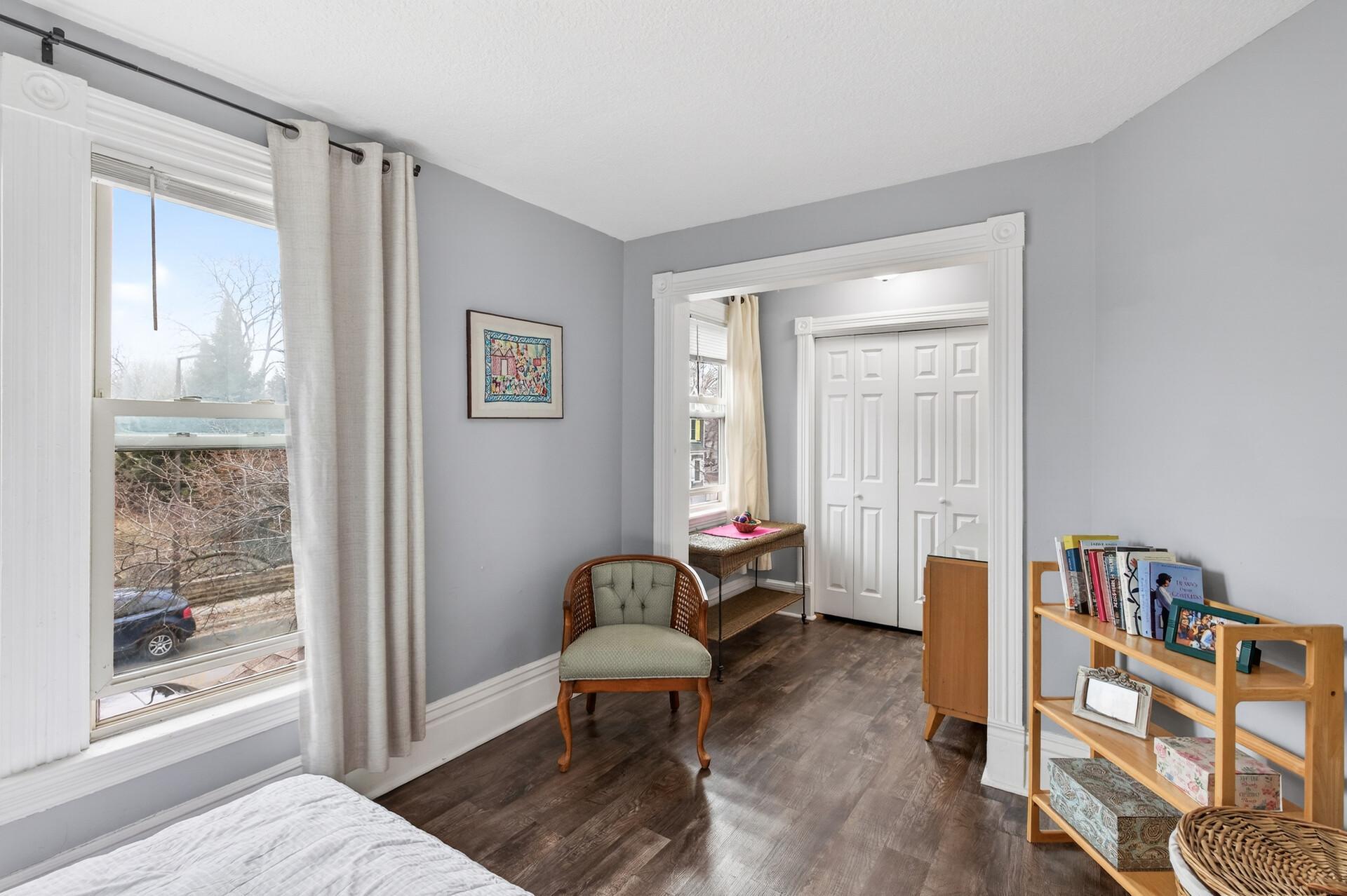 823 Hardenbergh Place