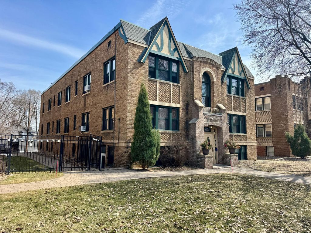Photo of 4227 Nicollet Avenue #1, Minneapolis, MN 55409 (MLS # 7045929)