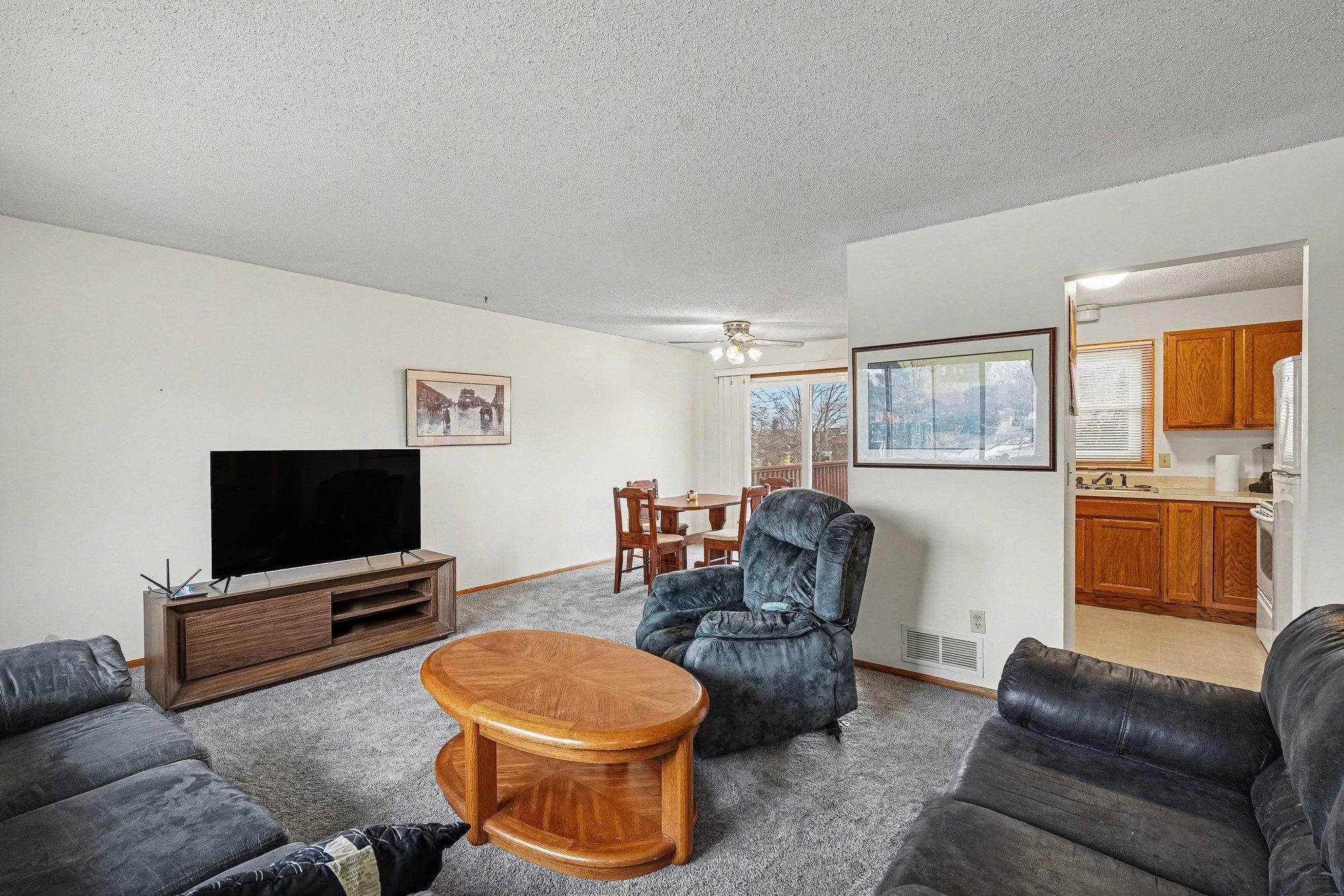 10216 Erskin Street NE